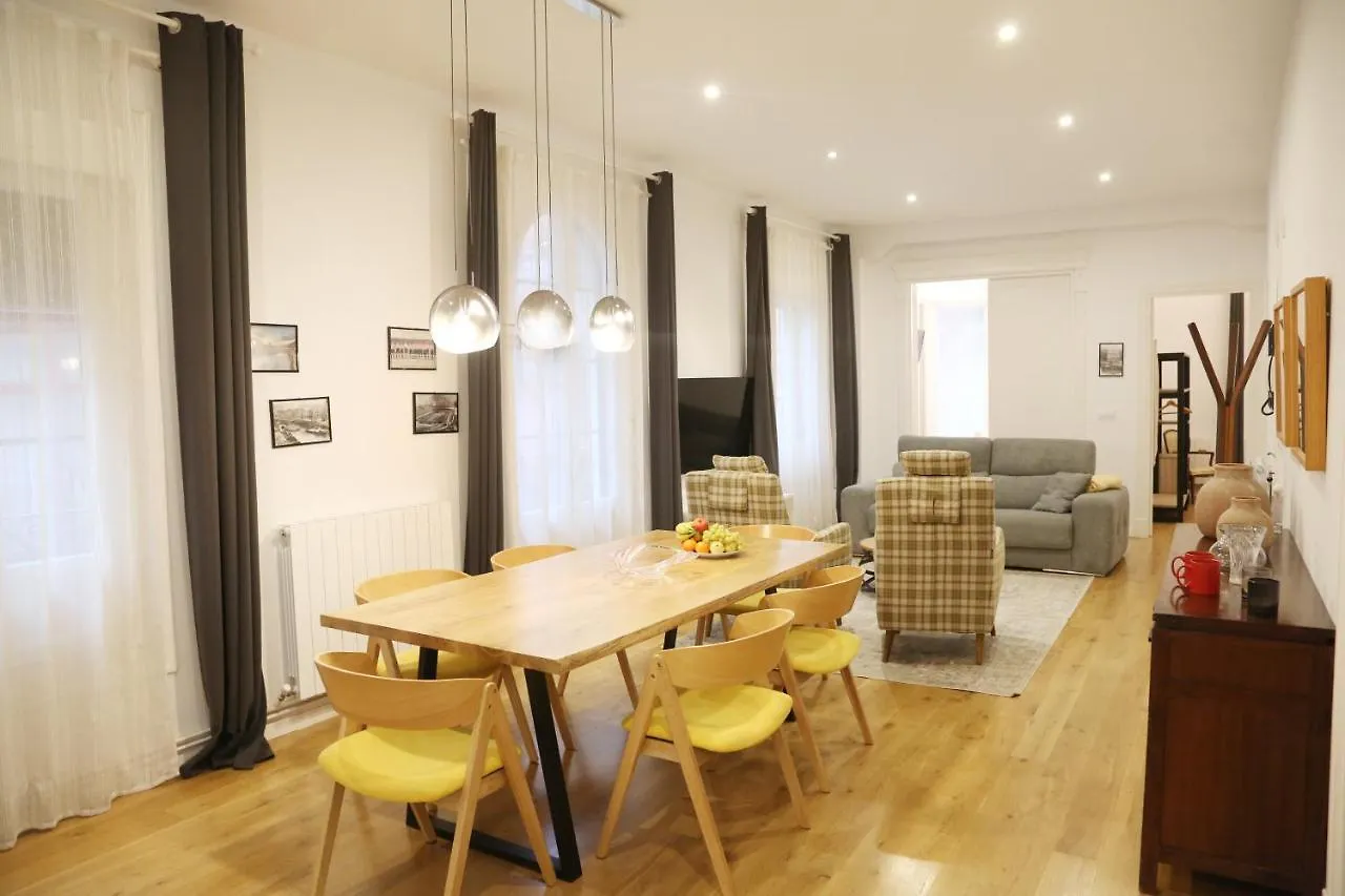 Piso Exclusivo Frente Al Casco Viejo Con Parking Gratis Apartman Bilbao