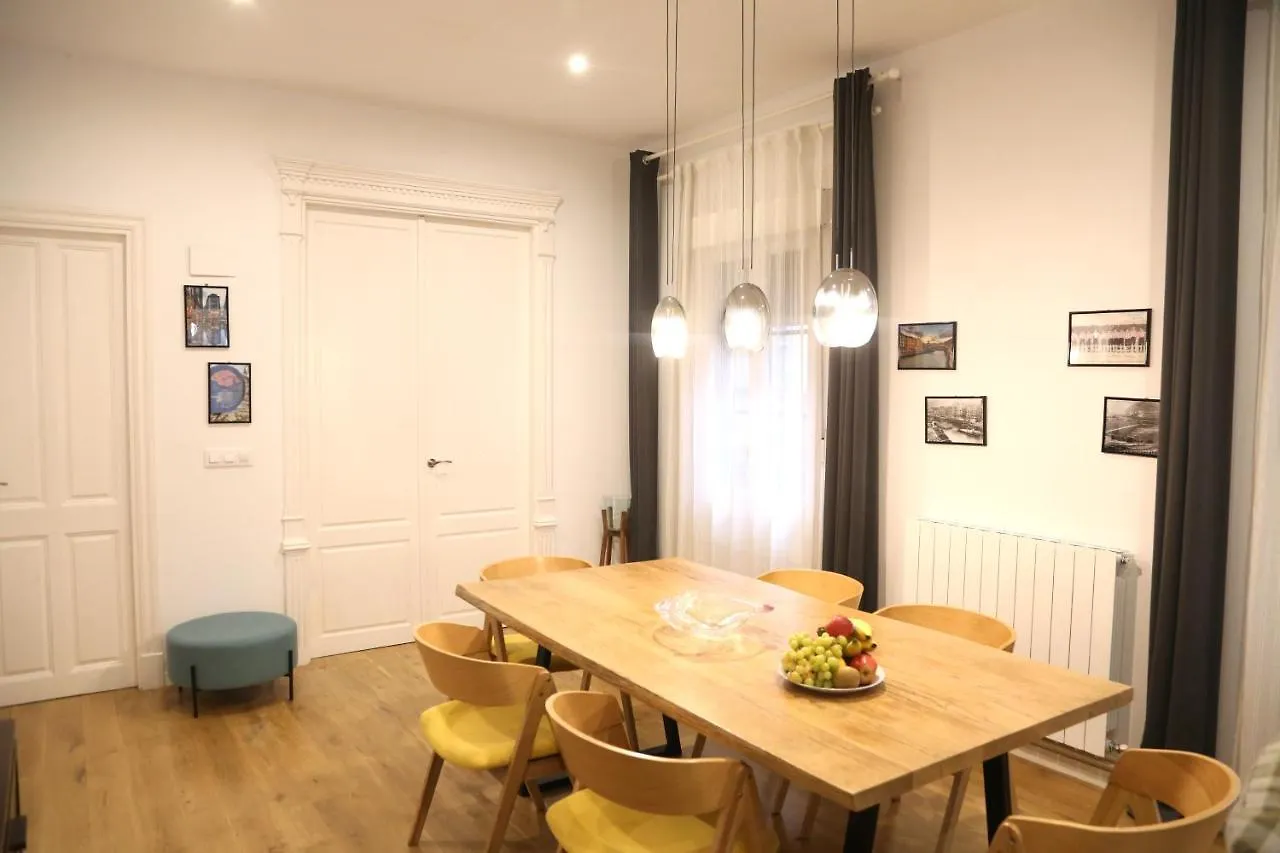 Piso Exclusivo Frente Al Casco Viejo Con Parking Gratis Apartman Bilbao